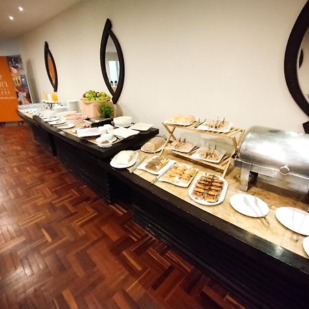 阳光酒店 Warnes 外观 照片